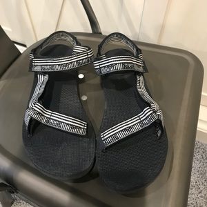 TEVAS!!! SIZE 8